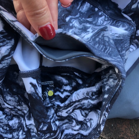 Zella leggings with nylon cut outs size XS - Picture 8 of 8